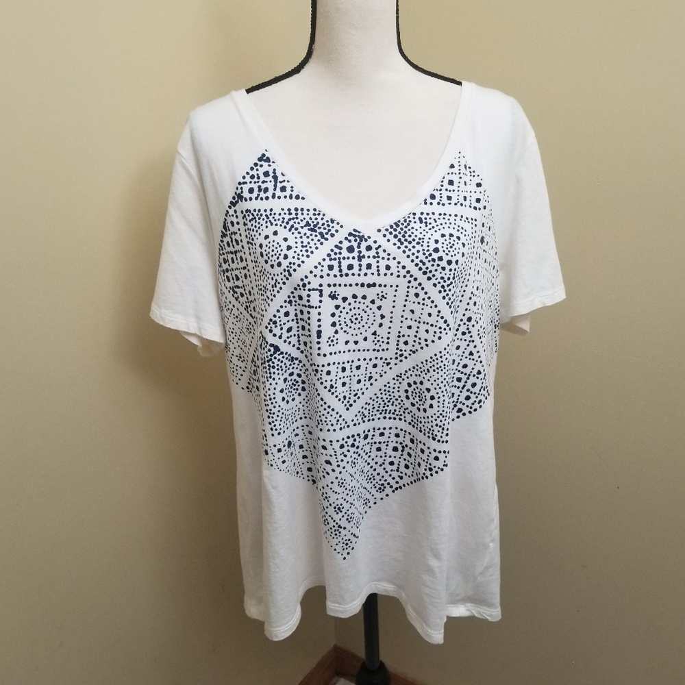 ⭐ Old Navy White/Off-White and Blue Spotted Shirt